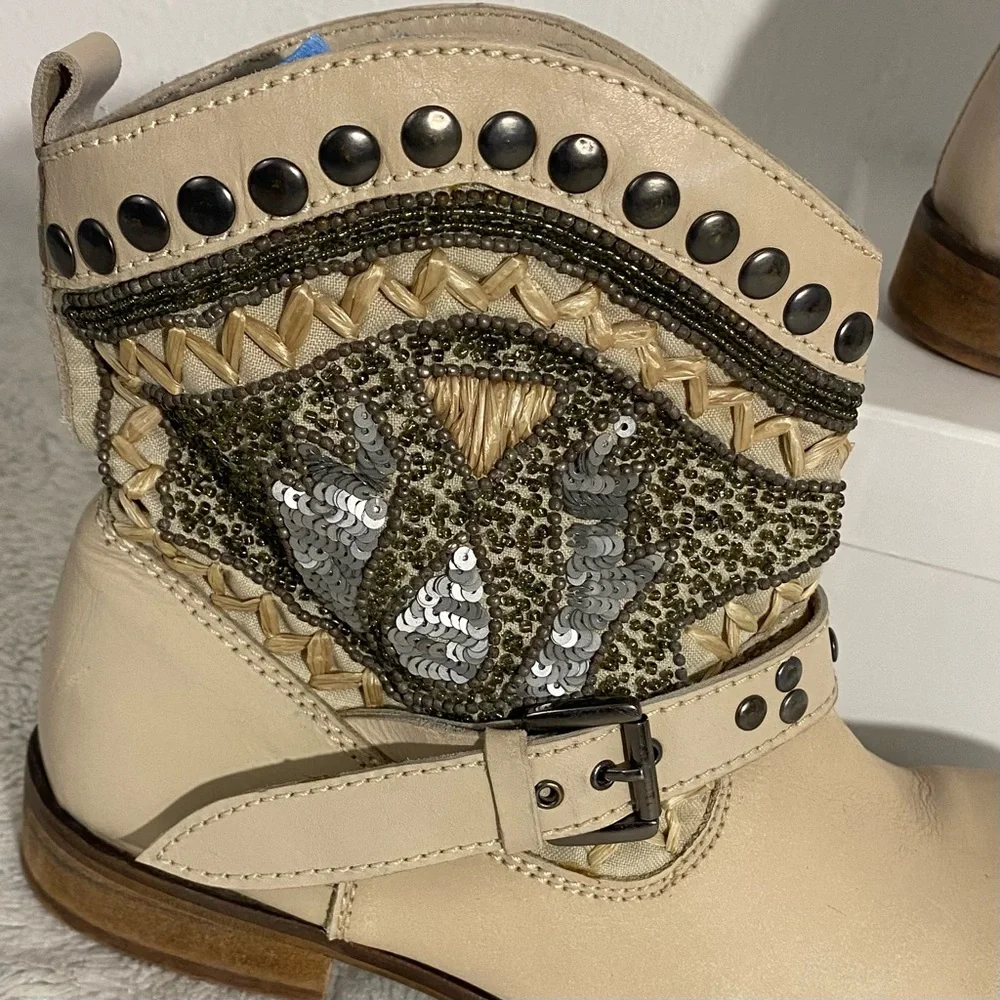 Naughty Monkey Lysandra Beige Leather Ankle Boots Women’s Size 9